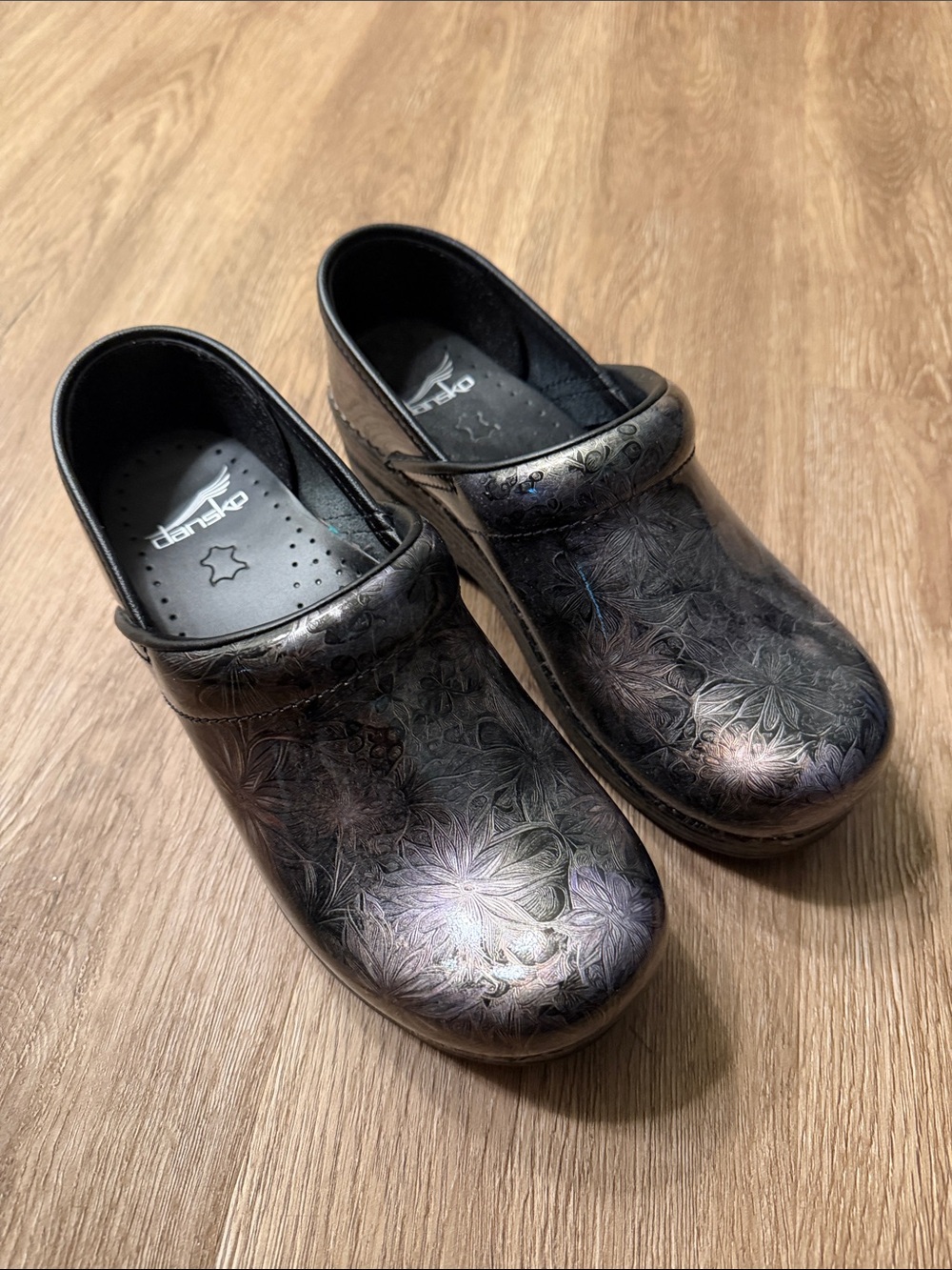 Dansko Professional Leather Clogs Metallic Floral Dandelion Silver Size 37